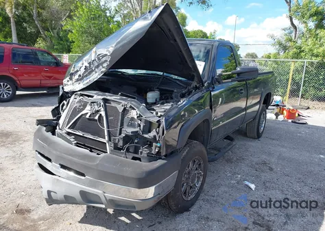 2005 Chevrolet Silverado 2500Hd Work Truck z USA, uszkodzony, nr VIN 1GCHC24295E245665